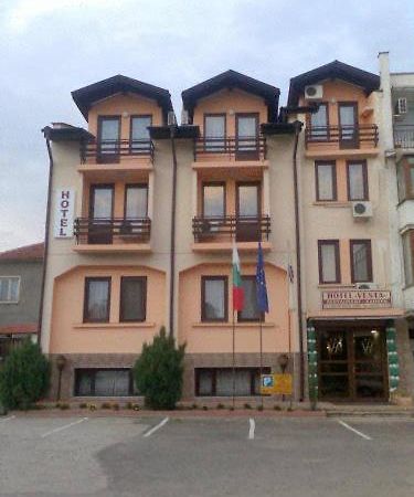 Hotel Vesta Kazanlŭk Exteriér fotografie