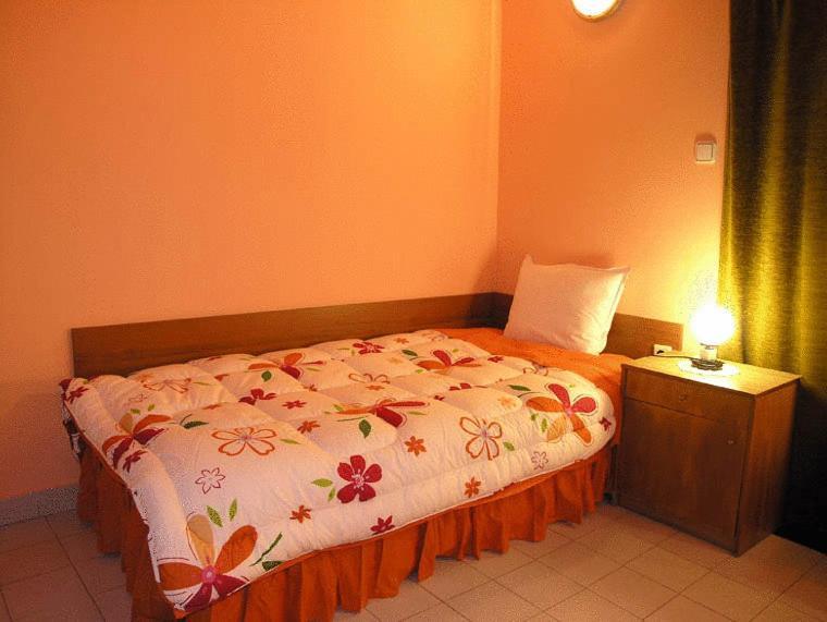 Hotel Vesta Kazanlŭk Pokoj fotografie