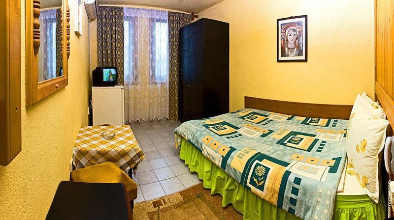 Hotel Vesta Kazanlŭk Pokoj fotografie